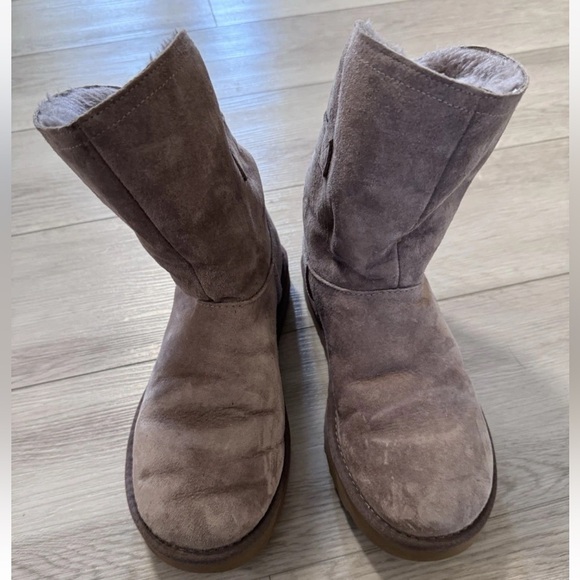 UGG Suede Boots Sz 8 Womens REMORA Bling Buckle Purple Gray Pull On Warm Leather - Picture 2 of 10